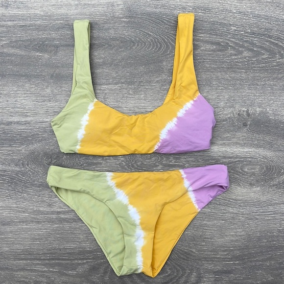 L*Space Lizzie Bikini Top & Sandy Bottoms, diagonal sunburst - Picture 3 of 15